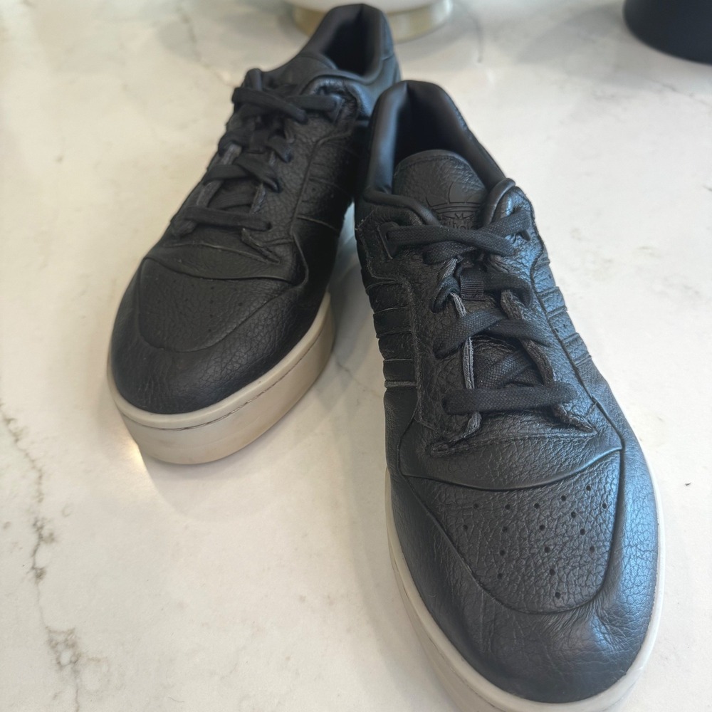 Adidas Originals Rivalry Low Men 11 Black Tumbled Leather Sneaker Trainer Casual